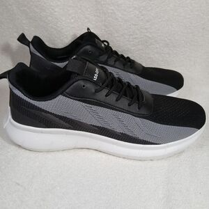 Men's Black & Gray Lightweight Knit Sneakers